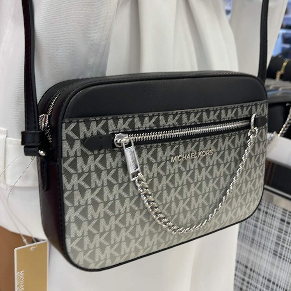 MICHAEL KORS Jet Set Lg Ombré Signature Logo EW Crossbody East West 
Black 
NWT - Picture 15 of 16